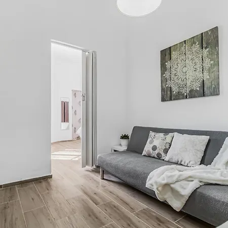 & Surf Guanarteme 라스팔마스